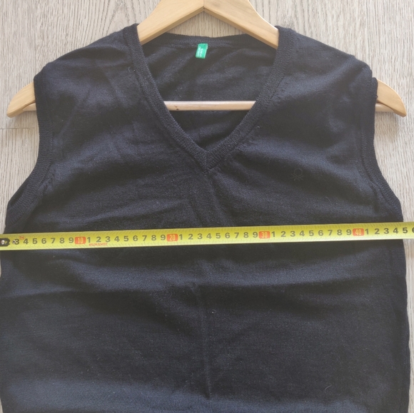 UCB 100% Merino Wool Men Vest - Picture 5 of 5